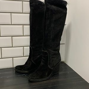 Calvin Klein Suede heel boot
